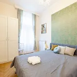 Deluxe In Art Nouveau House- With Garage Apartment Budapest