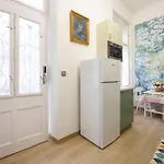 Deluxe In Art Nouveau House- With Garage Apartament *