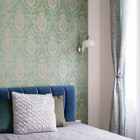 Апартаменты Deluxe In Art Nouveau House- With Garage
