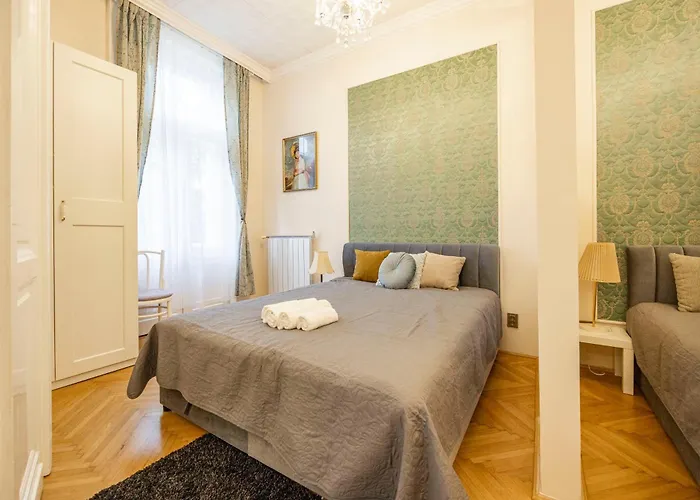 Deluxe In Art Nouveau House- With Garage * Budapeszt